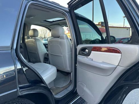 Used 2006 GMC Envoy Denali image 17