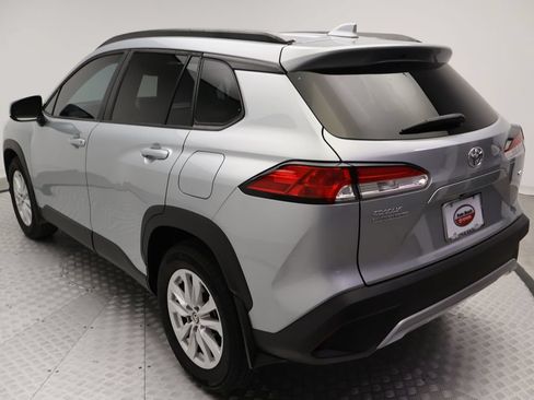 Used 2024 Toyota Corolla Cross LE FWD image 11