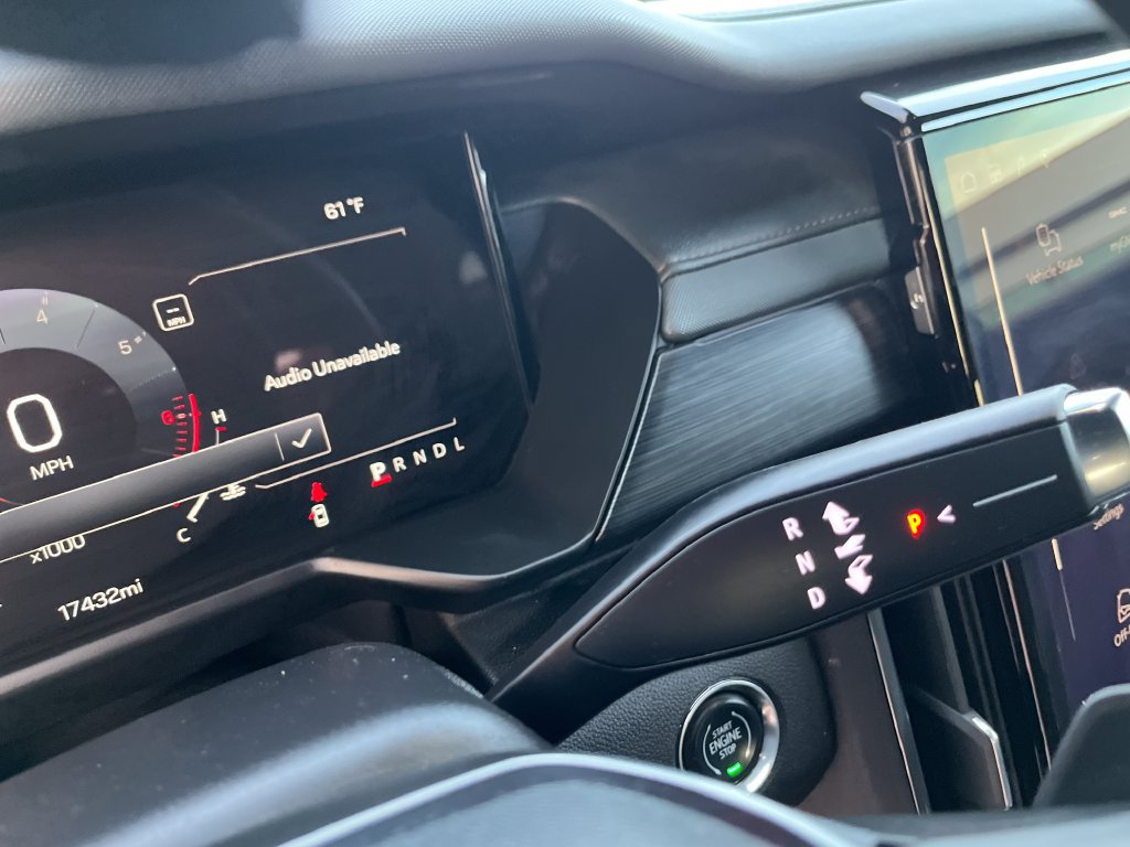 Used 2025 GMC Acadia AT4 AWD/4WD image 16