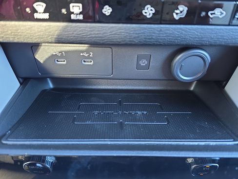 New 2025 Mitsubishi Outlander SE image 22