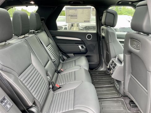 New 2026 Land Rover Discovery Limited Edition AWD/4WD image 31