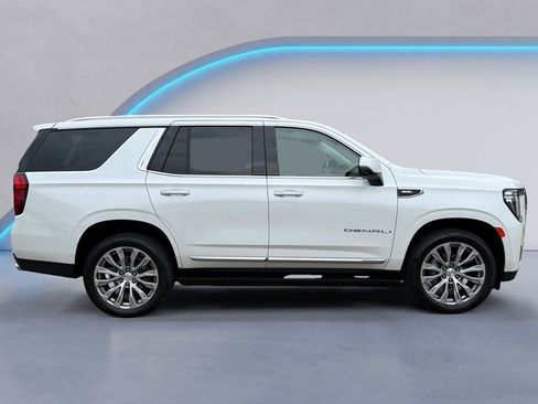 Used 2022 GMC Yukon Denali image 2
