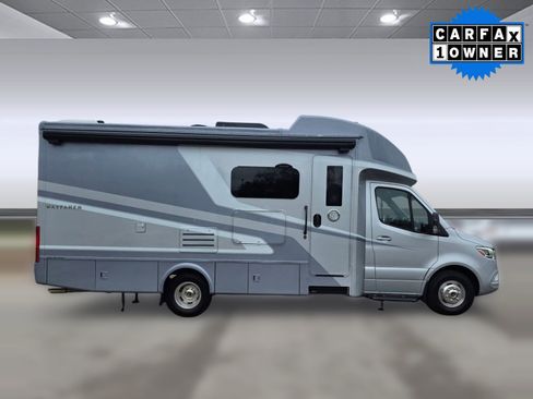 Used 2022 Mercedes-Benz Sprinter 3500 image 8