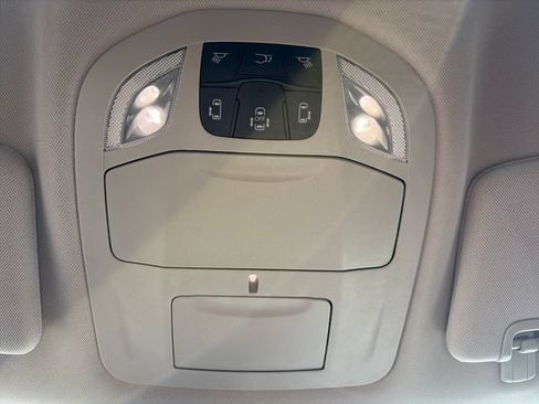 Used 2022 Chrysler Voyager LX FWD image 55