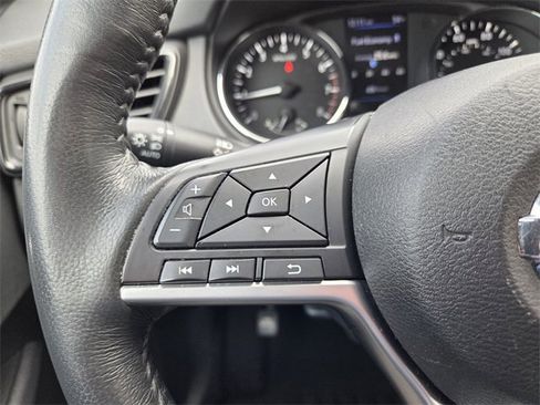 Used 2018 Nissan Rogue SV image 29