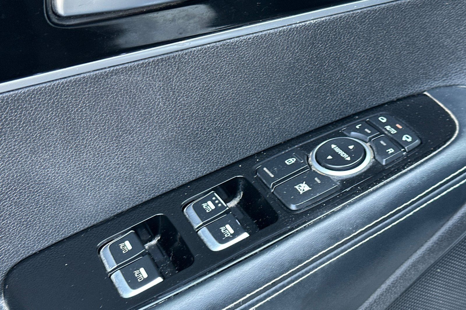 Used 2016 Kia Sorento SX AWD/4WD image 12