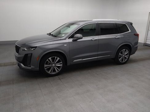 Used 2020 Cadillac XT6 Premium Luxury FWD image 2