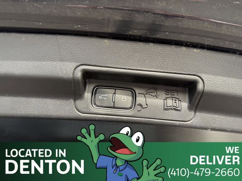 Used 2022 Ford Explorer XLT w/ Equipment Group 202A image 11