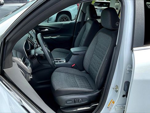 Certified 2024 Chevrolet Equinox LT image 16