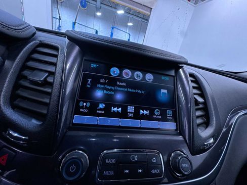 Used 2016 Chevrolet Impala LT image 24