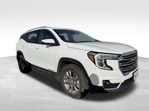 Used 2024 GMC Terrain SLT image 1