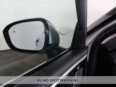 Used 2024 Mitsubishi Outlander SE Black Edition image 6