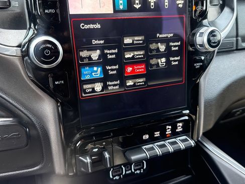 Used 2021 RAM 2500 Laramie w/ Night Edition AWD/4WD image 27