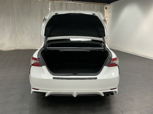 Used 2018 Toyota Camry SE w/ Protection Package (Q1) image 23