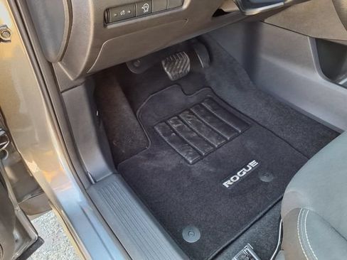 Used 2024 Nissan Rogue S AWD/4WD image 22