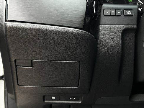 Used 2023 Lexus ES 300h w/ Premium Package image 20