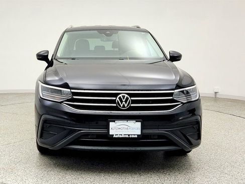 Used 2022 Volkswagen Tiguan SE image 2