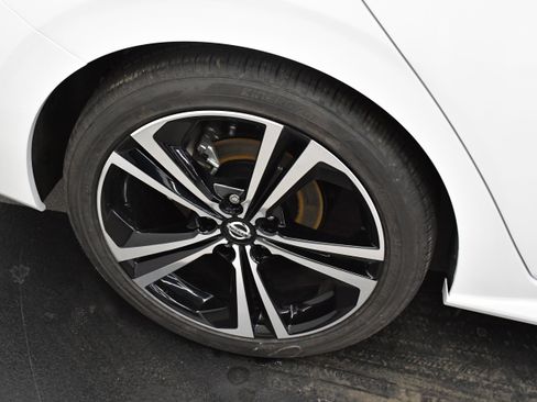 Used 2022 Nissan Sentra SR w/ Trunk Package image 57