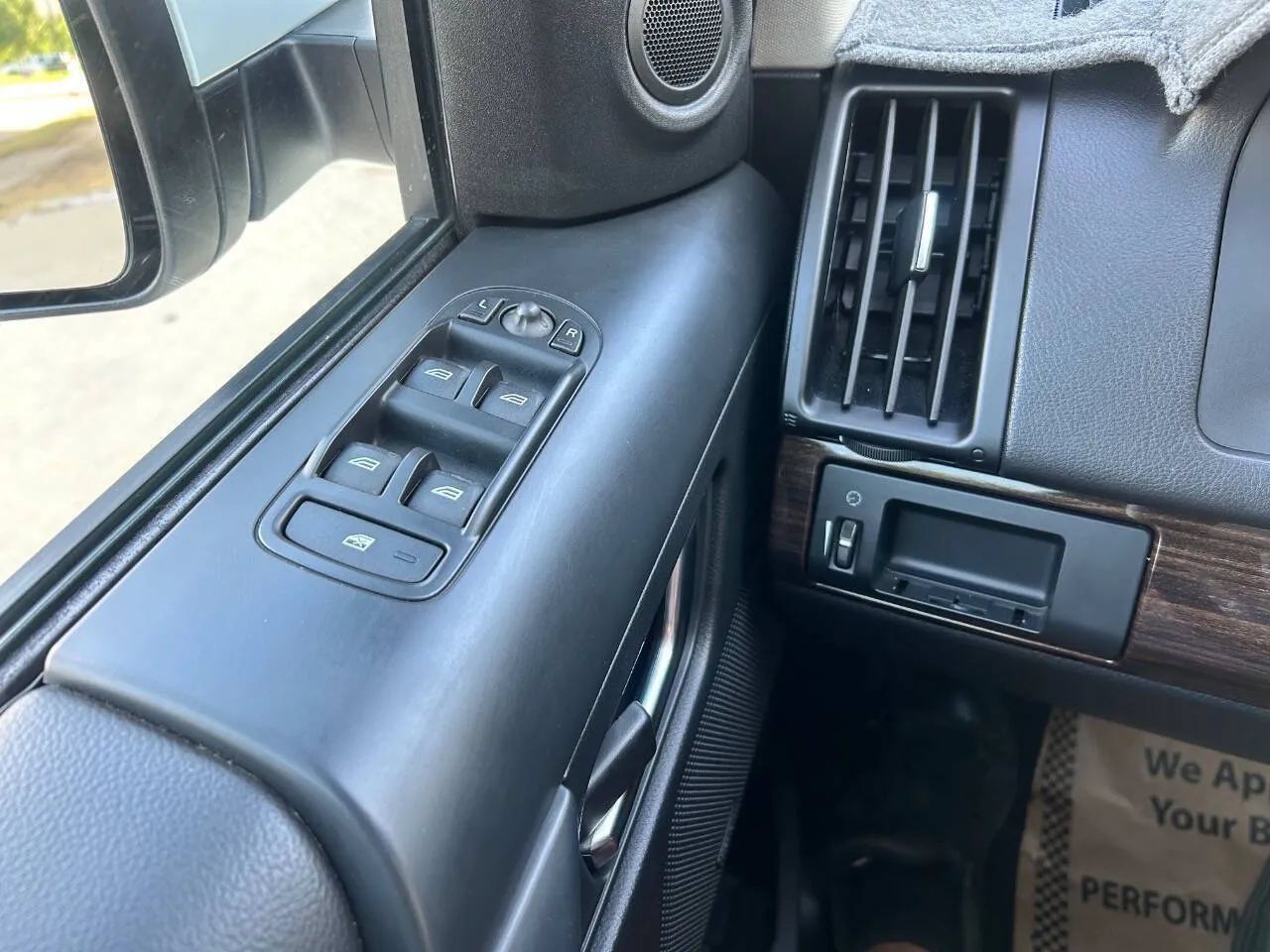Used 2014 Land Rover LR2 AWD/4WD image 20