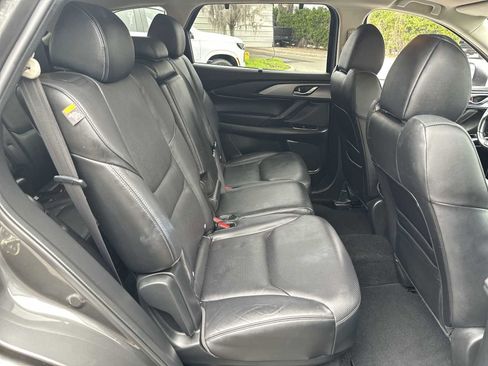 Used 2018 MAZDA CX-9 Touring w/ Touring Premium Package image 18