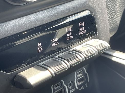 Used 2023 RAM 1500 Big Horn AWD/4WD image 35