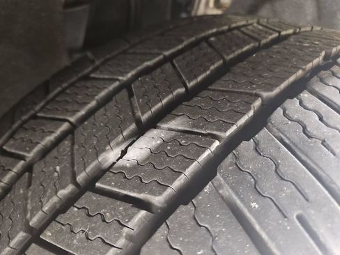 Used 2019 Jeep Grand Cherokee Laredo RWD image 27