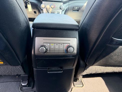 Used 2013 Toyota Highlander SE w/ Protection Pkg AWD/4WD image 16