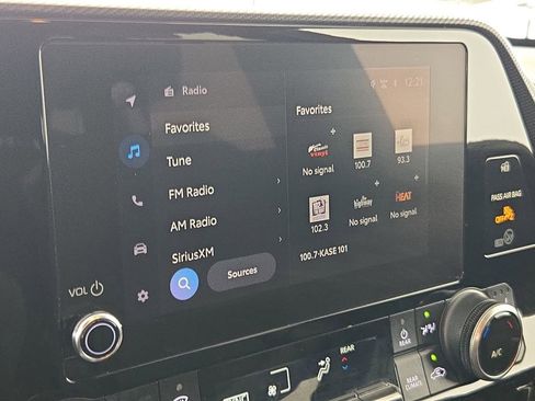 Used 2023 Toyota Highlander XSE image 19