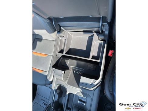 Used 2024 GMC Sierra 1500 AT4 w/ Technology Package image 22