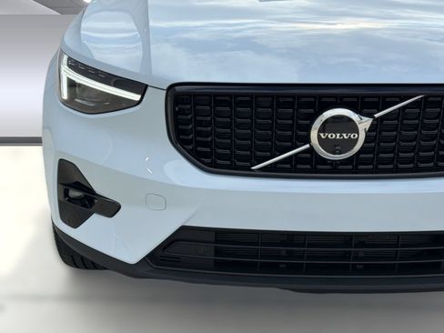 Used 2026 Volvo XC40 B5 Plus w/ Protection Package Premier AWD/4WD image 28