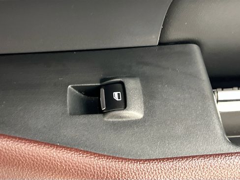 Used 2022 Ford Expedition Max Limited AWD/4WD image 32