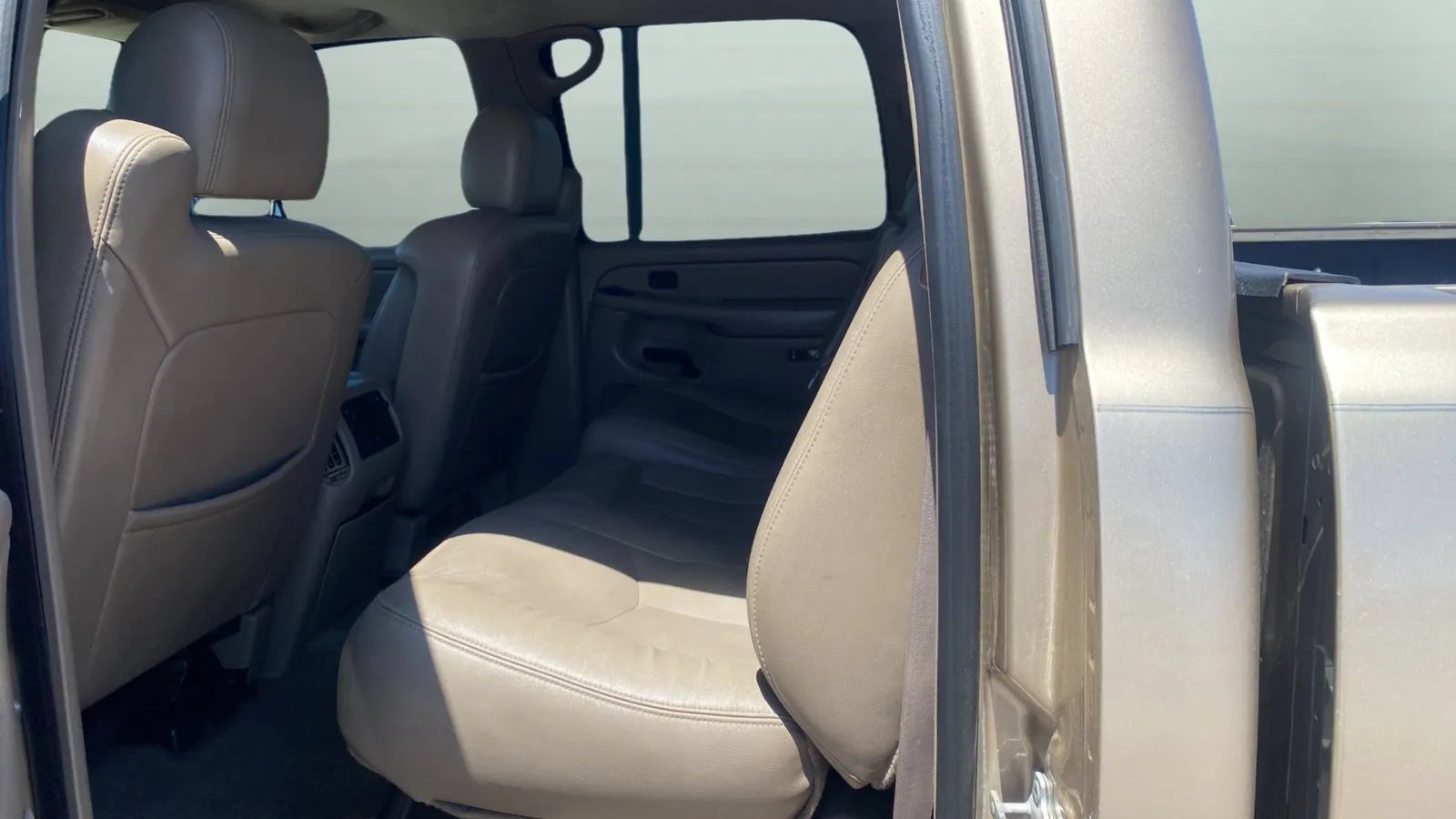 Used 2004 Chevrolet Silverado 2500 LT RWD image 21