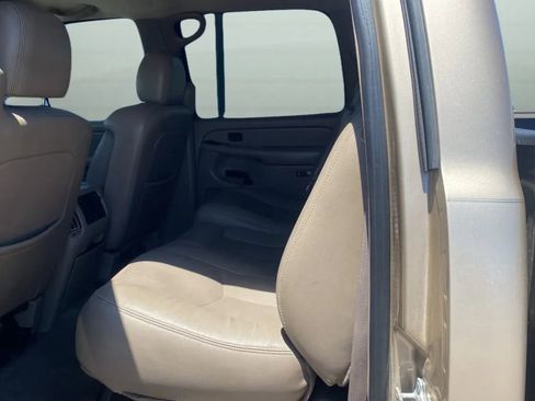 Used 2004 Chevrolet Silverado 2500 LT RWD image 21