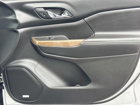 Used 2018 GMC Acadia SLE w/ Driver Alert Package I FWD image 23