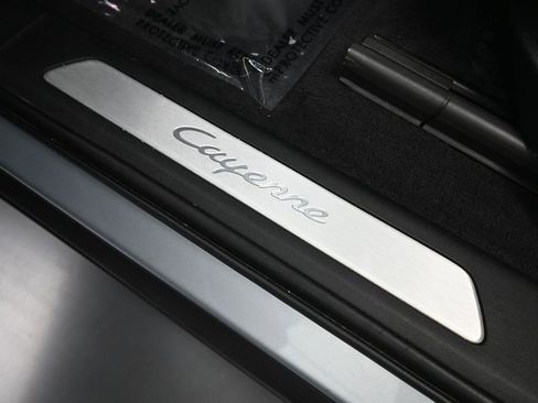 Certified 2023 Porsche Cayenne AWD/4WD image 25
