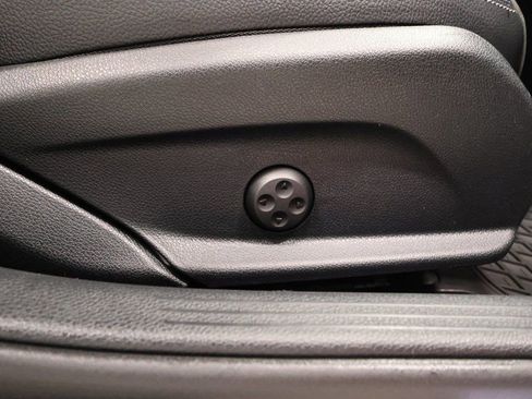 Used 2021 Mercedes-Benz C 300 4MATIC Sedan image 23