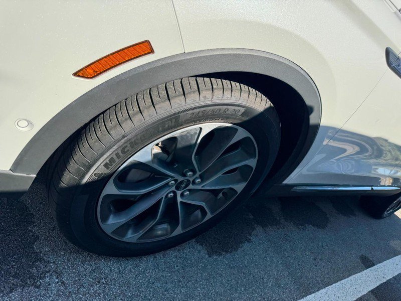Used 2021 Lincoln Nautilus Reserve w/ Equipment Group 201A FWD image 4