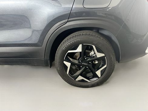 Used 2025 Kia Seltos S FWD image 11