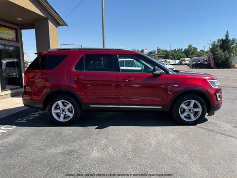 Used 2016 Ford Explorer XLT AWD/4WD image 8