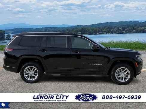 Used 2023 Jeep Grand Cherokee L Laredo image 2