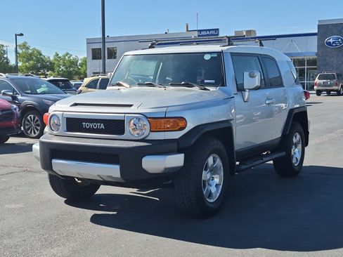 Used 2008 Toyota FJ Cruiser 4WD image 8