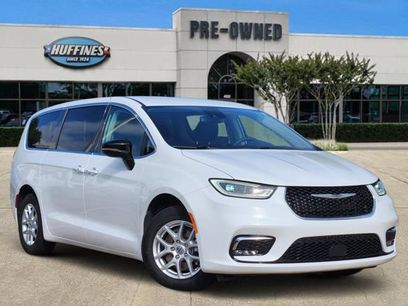 Certified 2024 Chrysler Pacifica Touring-L