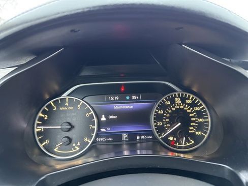 Used 2018 Nissan Murano SV image 11