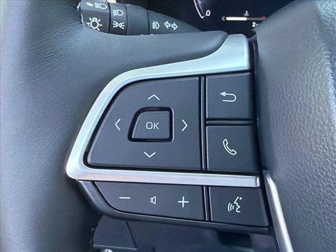 Used 2026 Toyota Highlander Platinum AWD/4WD image 25