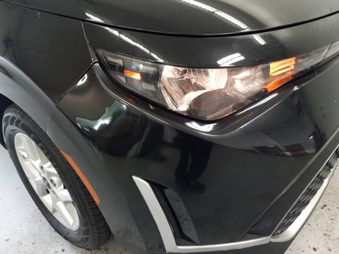Used 2025 Kia Soul LX w/ LX Technology Package FWD image 5