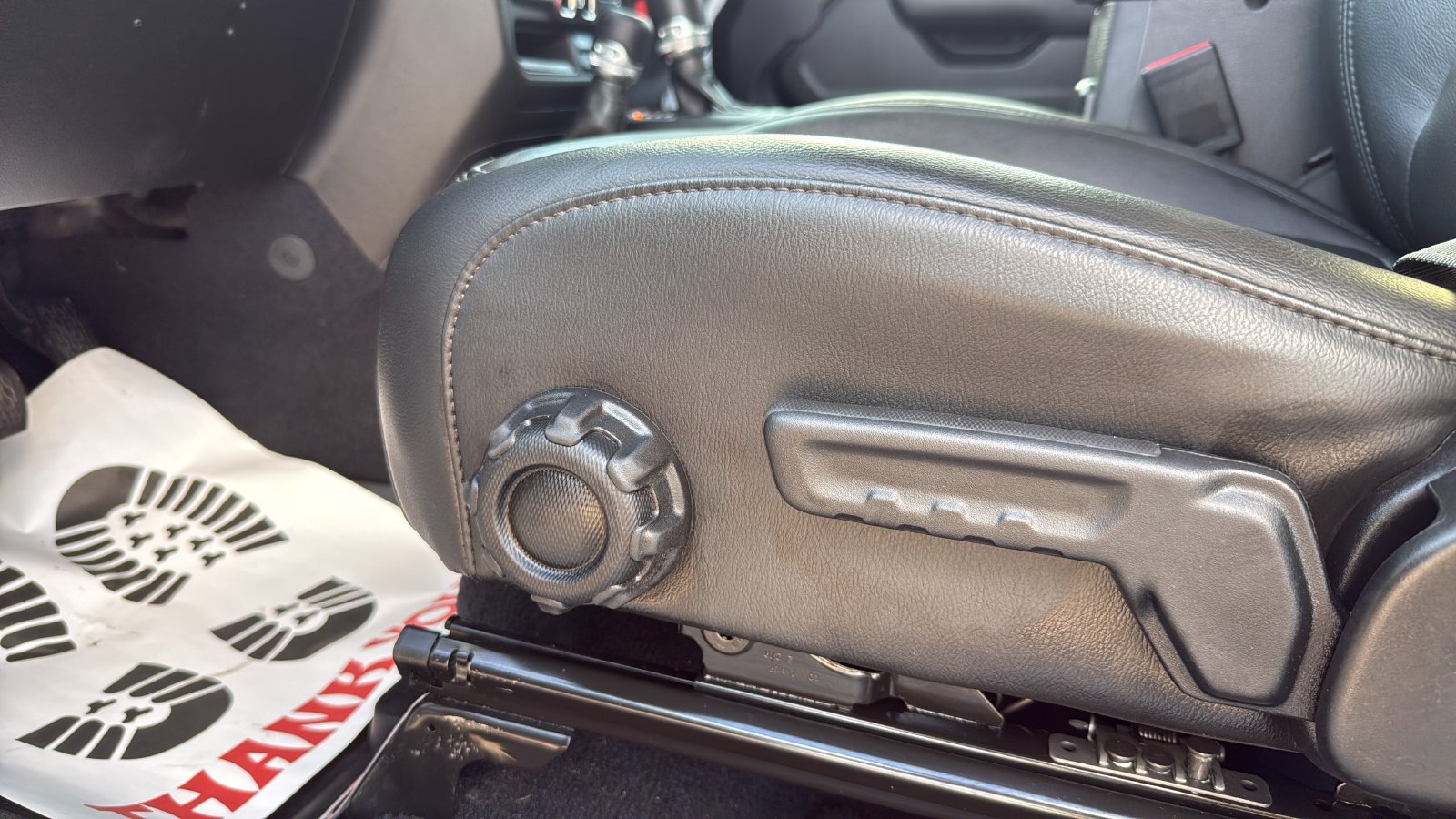 Used 2023 Jeep Gladiator Sport AWD/4WD image 8