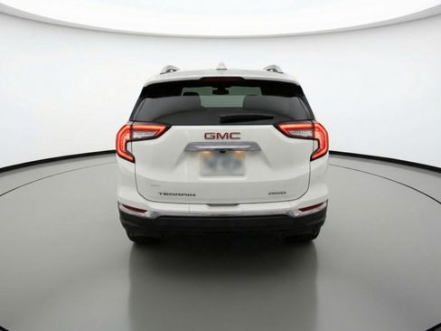 Used 2024 GMC Terrain SLT image 7