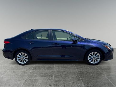Used 2020 Toyota Corolla LE w/ LE Premium Package FWD image 6