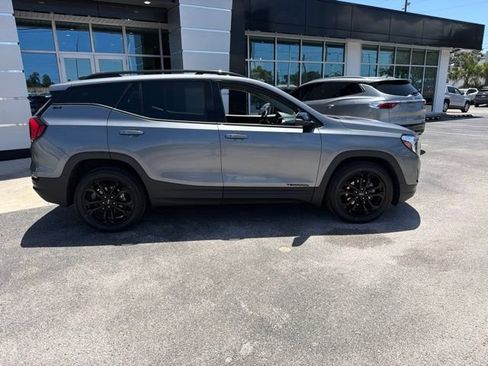 Used 2021 GMC Terrain SLT w/ Infotainment Package II FWD image 10