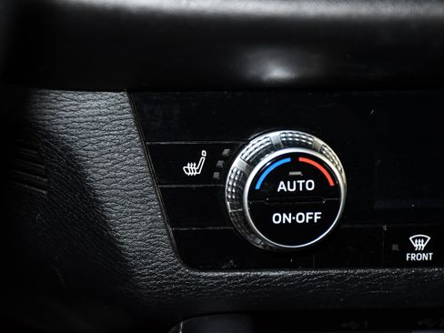 Used 2023 Mitsubishi Outlander SE AWD/4WD image 29